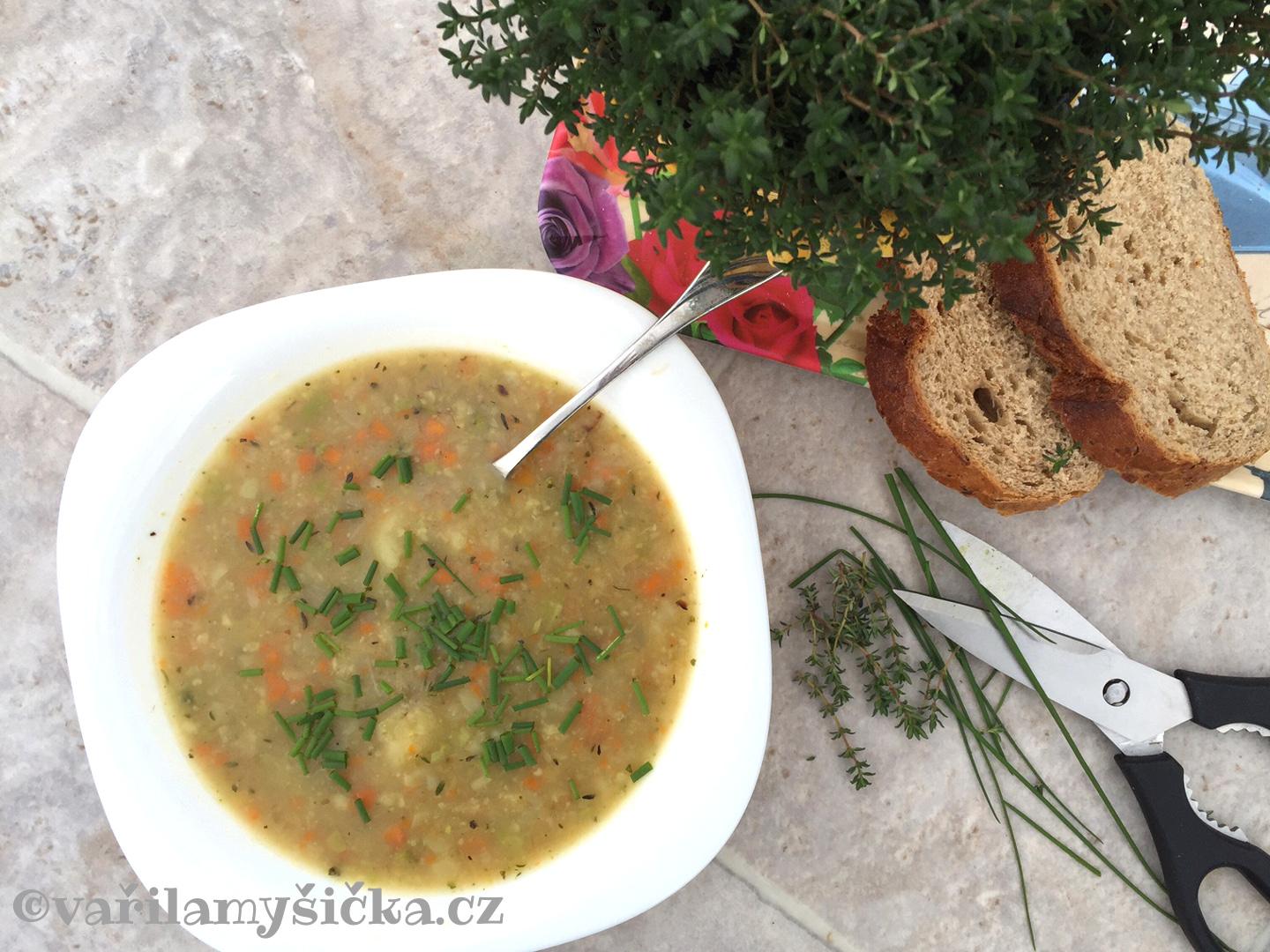 Bramboračka s česnekem