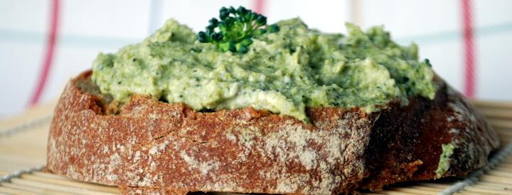 Jednoduchá brokolicová pomazánka