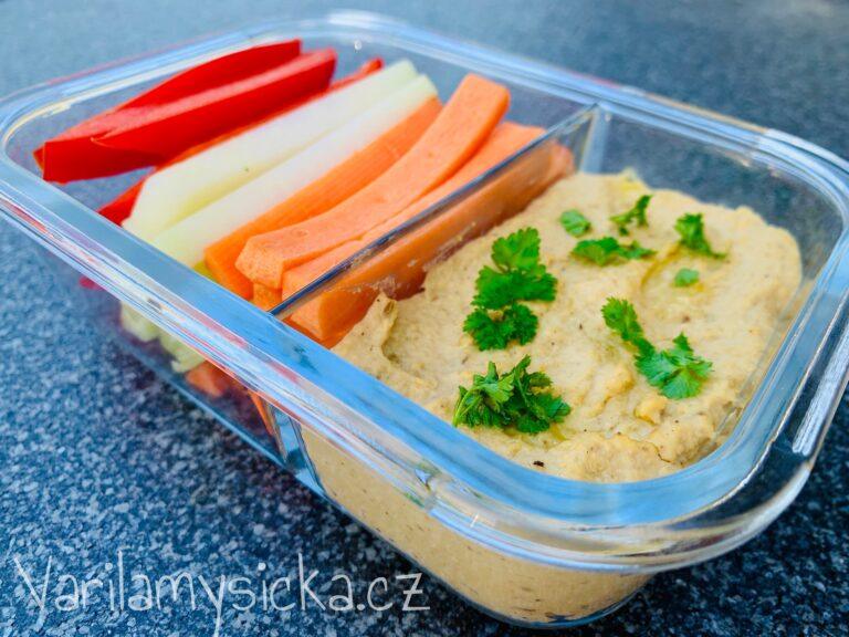 Zdravá pomazánka hummus