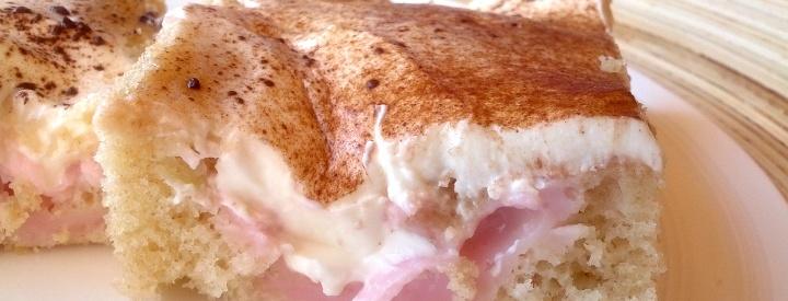 Moučník s pudinkem a krémem