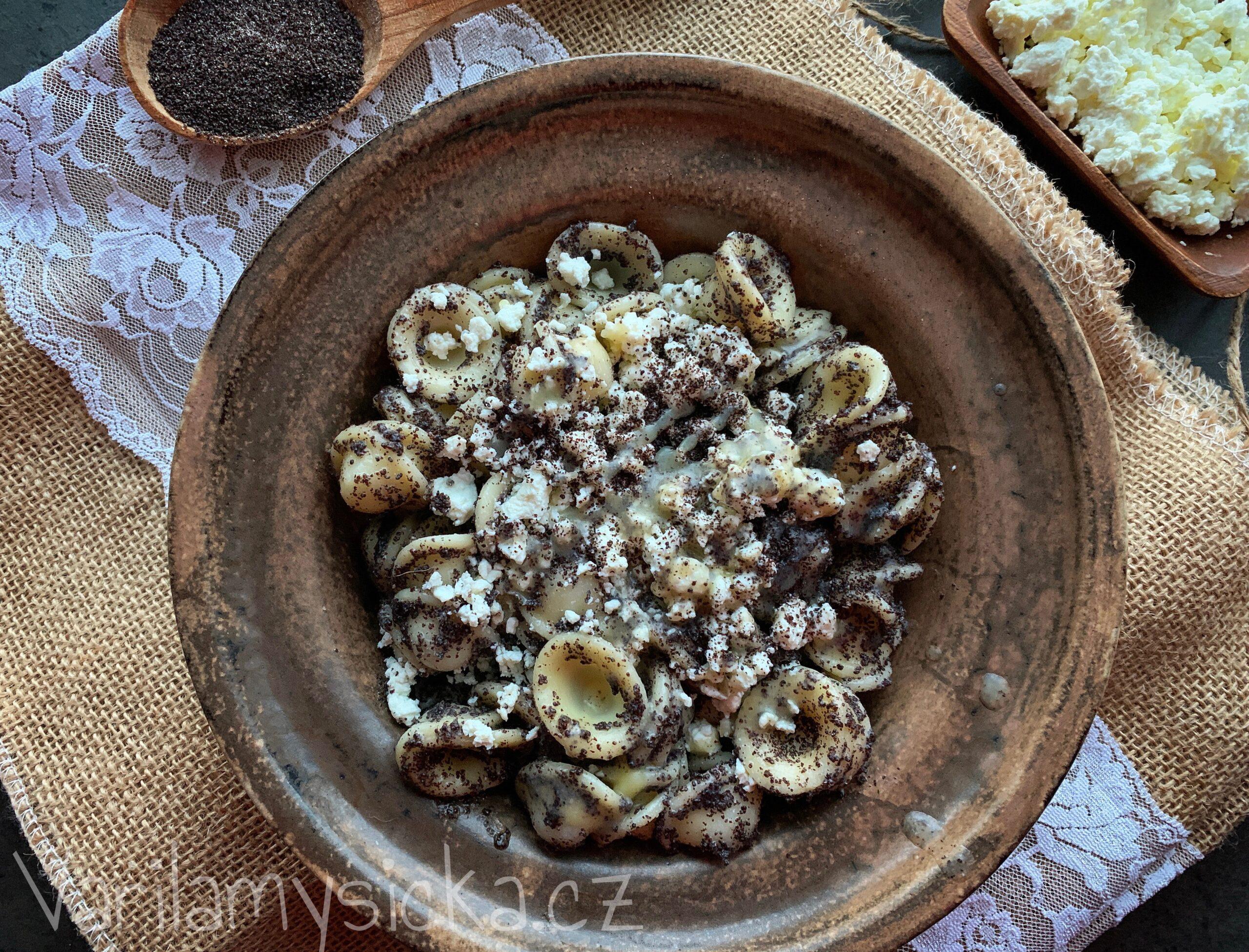 Těstoviny s tvarohem a mákem recept