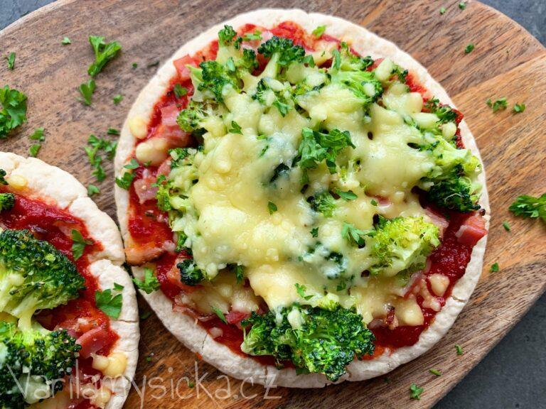 Pizza z chleba pitta