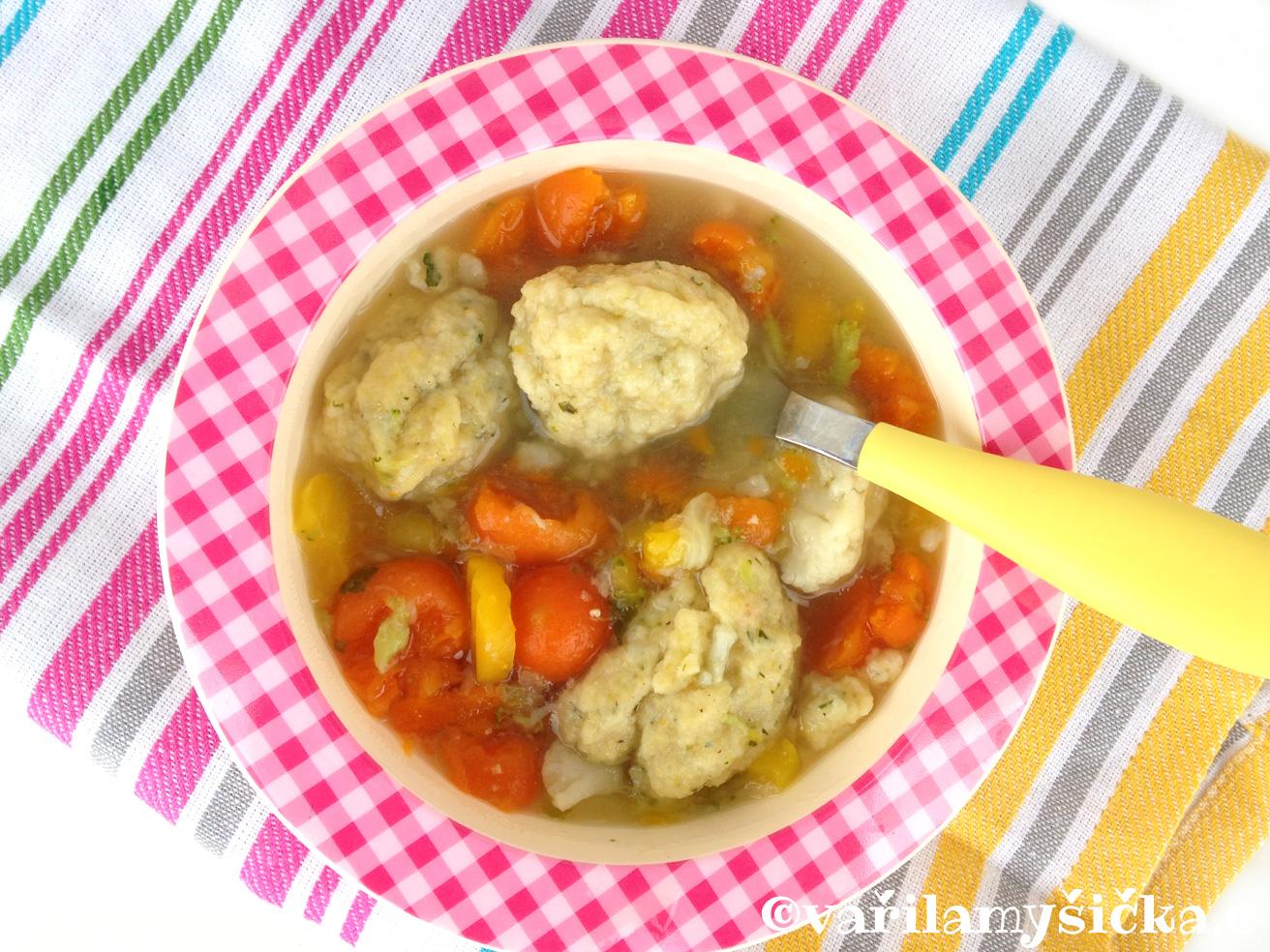 Knedlíčková polévka