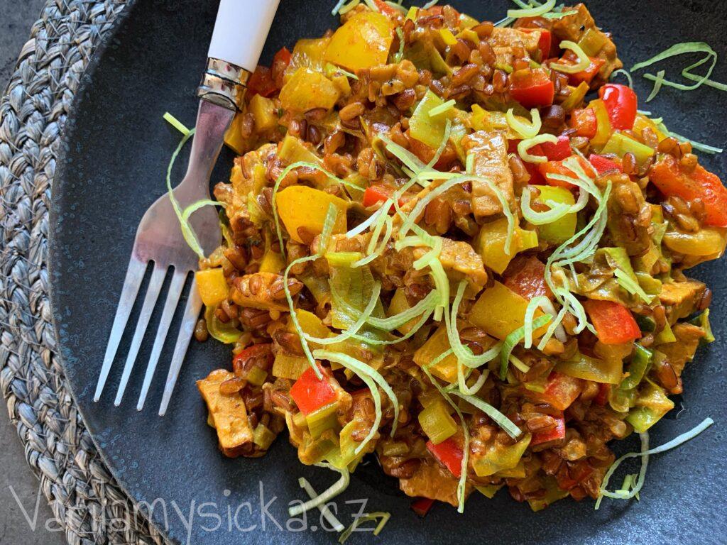 Rýže se zeleninou a tempehem vegan recept