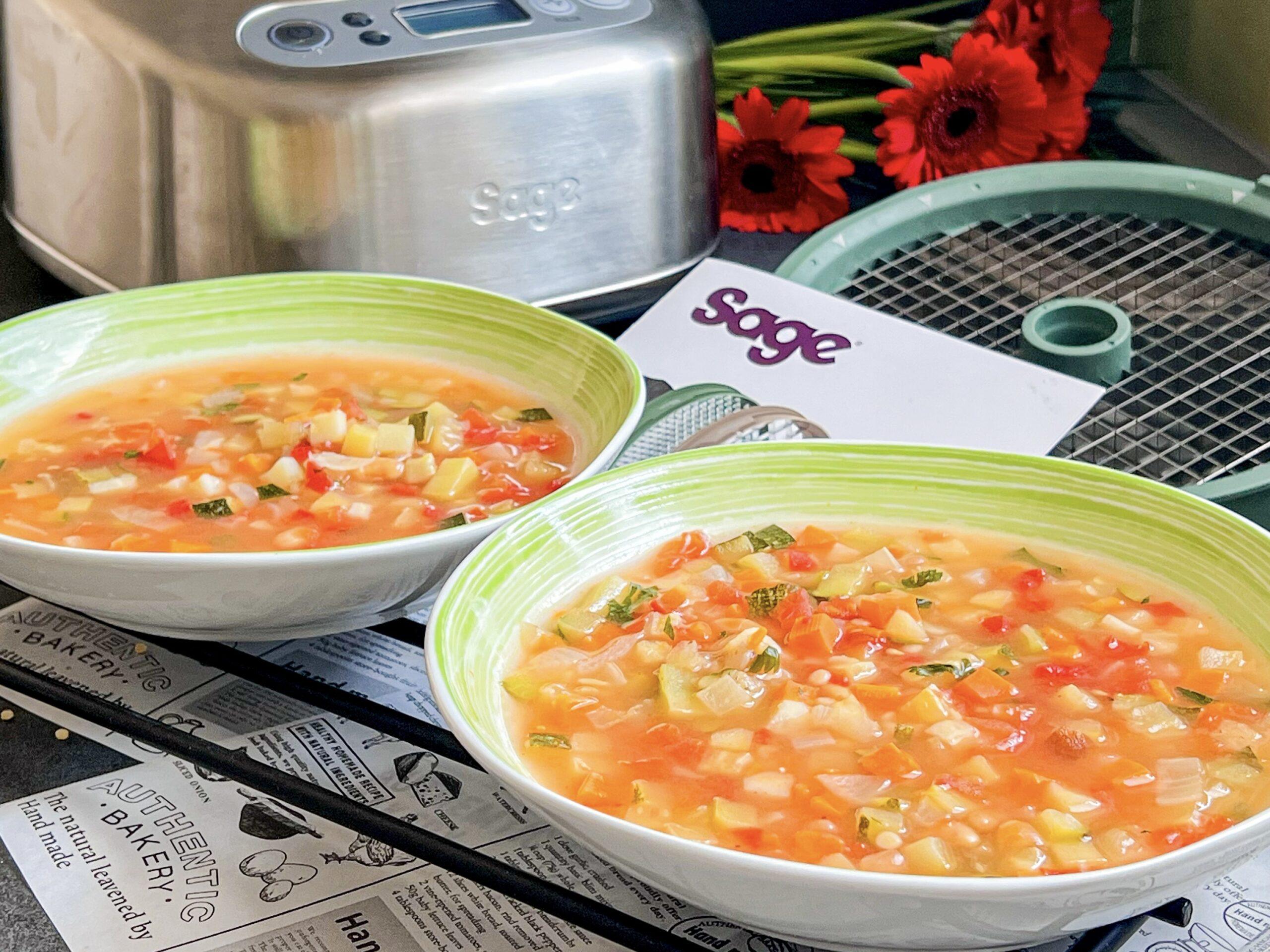 Italská zeleninová polévka Minestrone